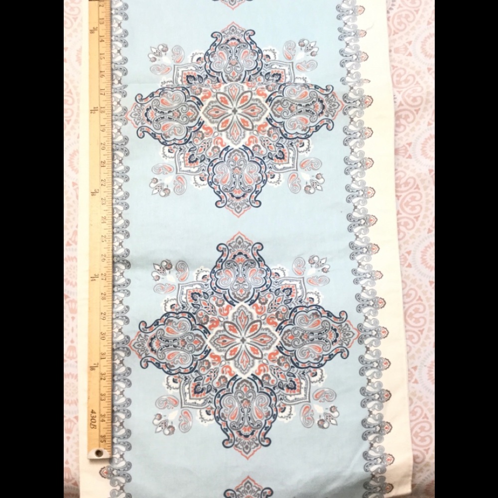 EnVogue Ling Table Runner Light Blue with Pattern